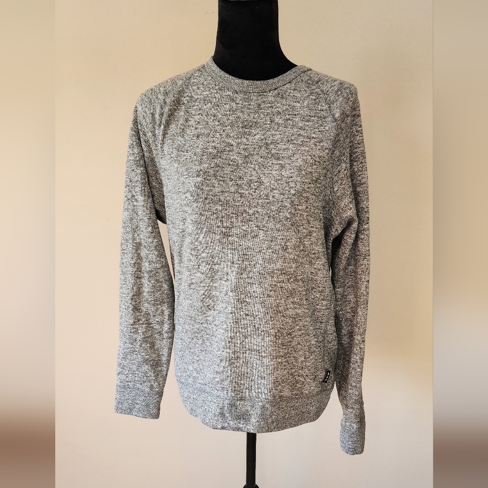 Abercrombie & Fitch Men's Long sleeve Gray Sweater Size L.